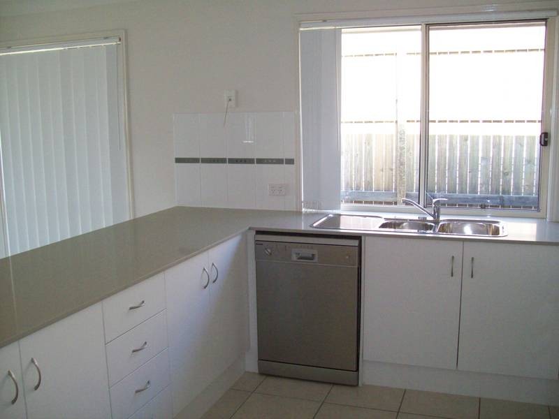 12 Brighton Street, Raceview QLD 4305