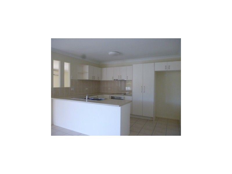 8 Oprah Court, Brassall QLD 4305
