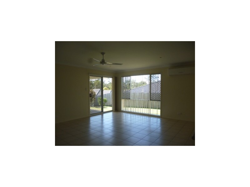 8 Oprah Court, Brassall QLD 4305
