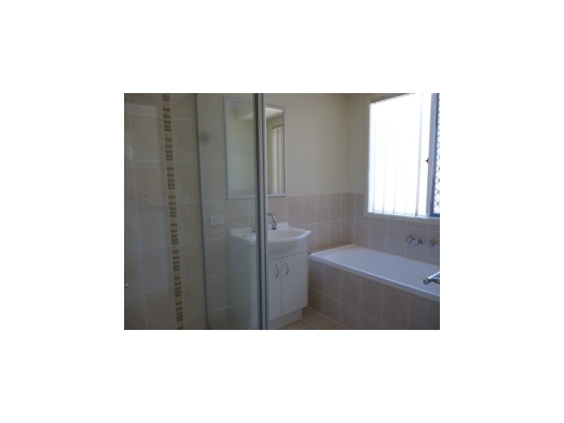 8 Oprah Court, Brassall QLD 4305