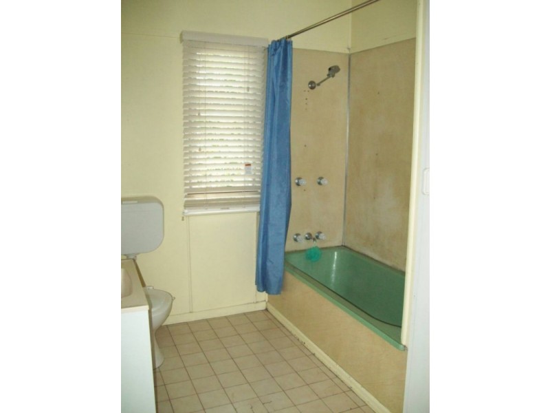 58 Dudleigh Street, North Booval QLD 4304