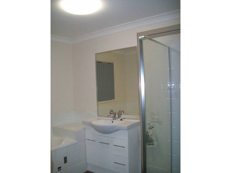 4 Overton Place, Fernvale QLD 4306
