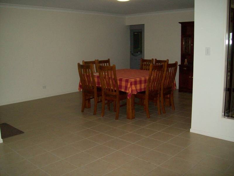 4 Overton Place, Fernvale QLD 4306