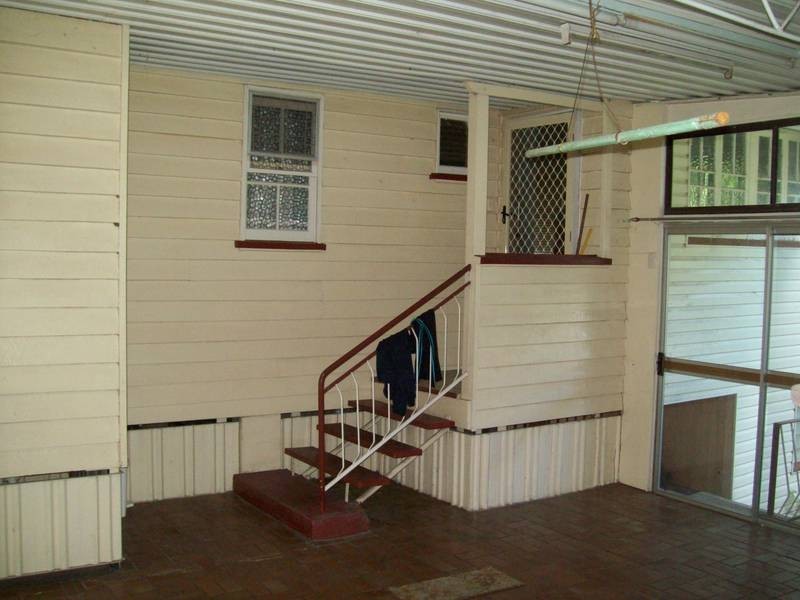 5 Gledson Street, North Booval QLD 4304