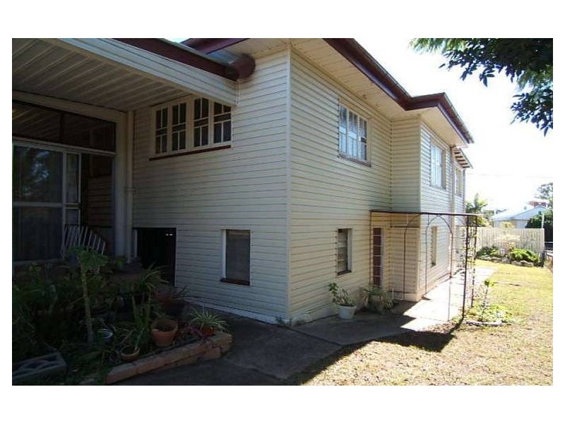 5 Gledson Street, North Booval QLD 4304