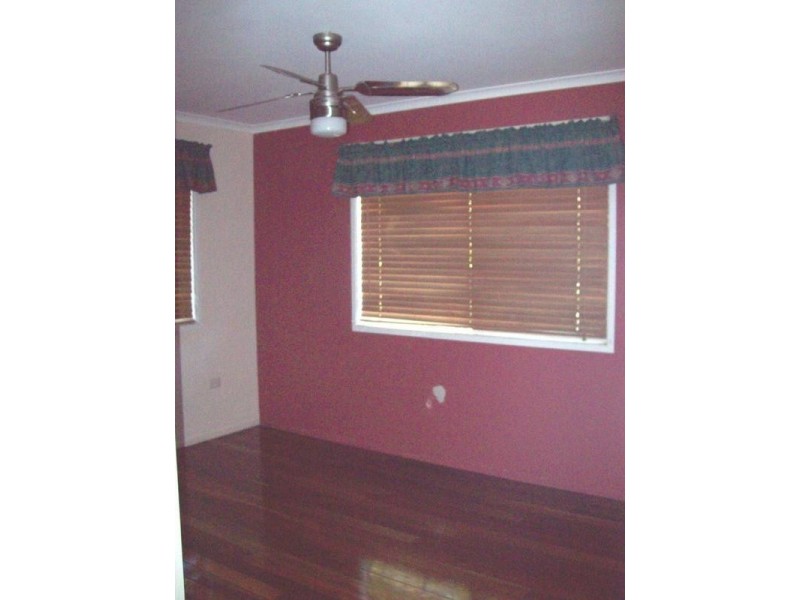 10 Sherlocks Road, Pine Mountain QLD 4306