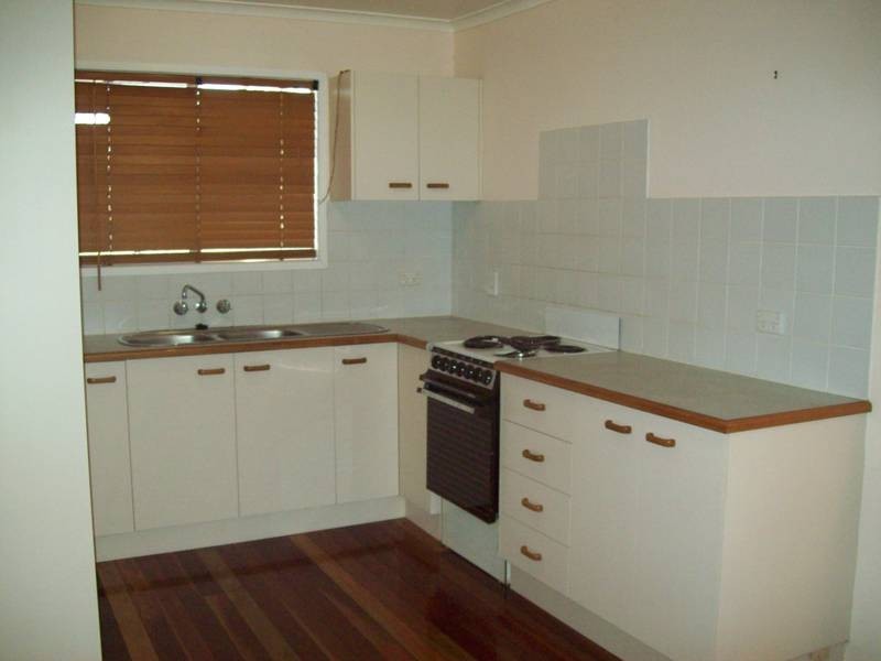 10 Sherlocks Road, Pine Mountain QLD 4306