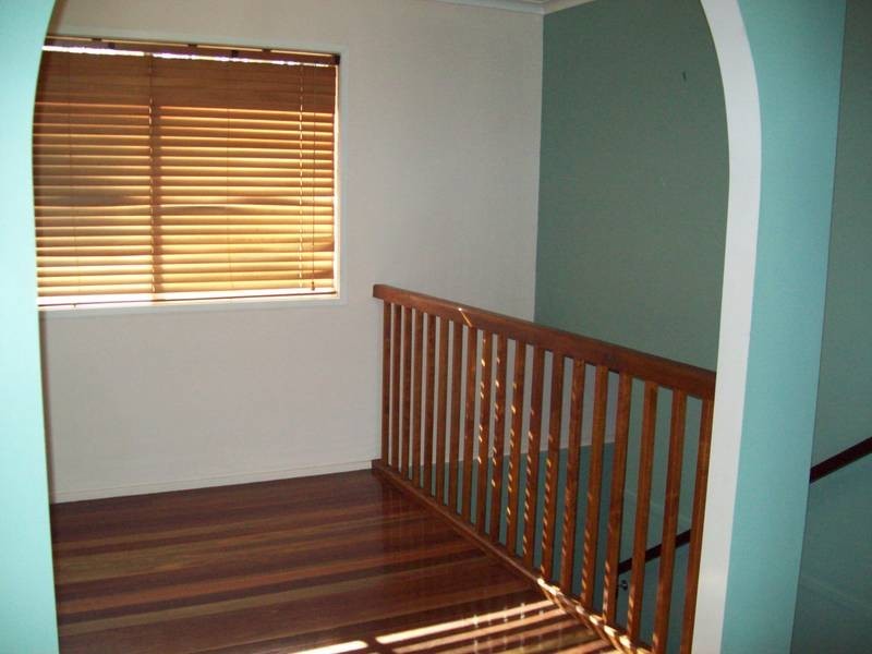 10 Sherlocks Road, Pine Mountain QLD 4306