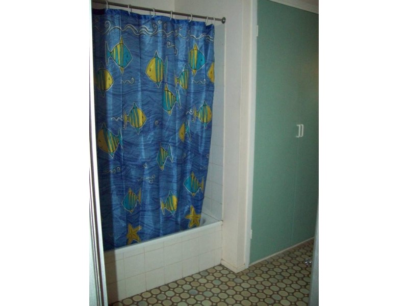 10 Sherlocks Road, Pine Mountain QLD 4306