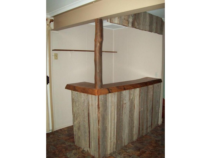 10 Sherlocks Road, Pine Mountain QLD 4306