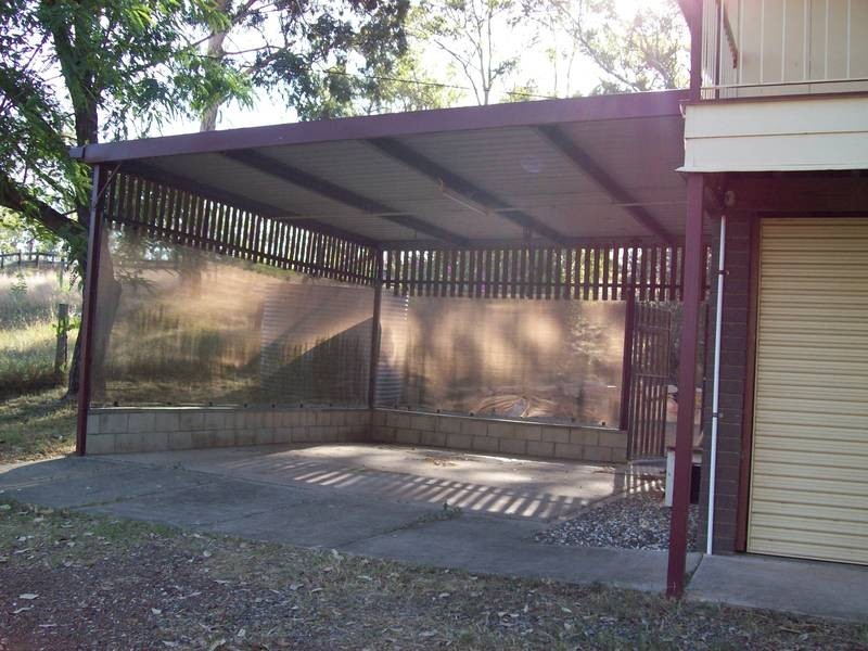 10 Sherlocks Road, Pine Mountain QLD 4306