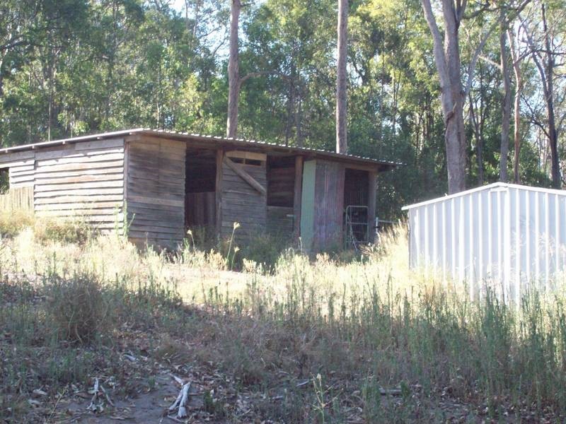 10 Sherlocks Road, Pine Mountain QLD 4306