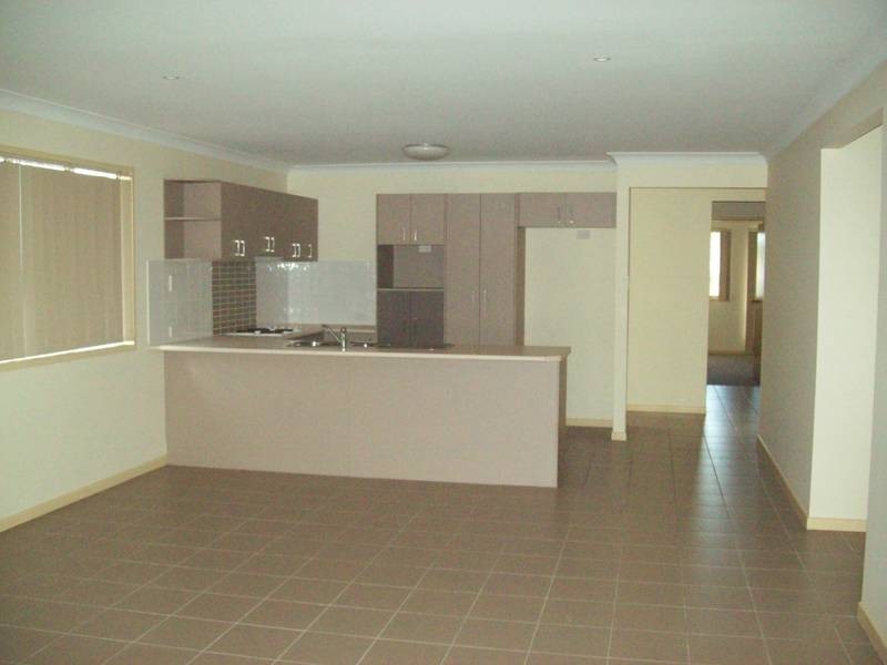 24 Heathwood Place, Collingwood Park QLD 4301