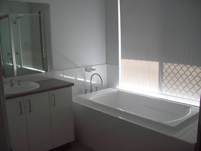 150 Berry Street, Yamanto QLD 4305