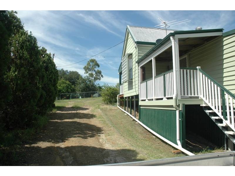 18 Hume Street, Woodend QLD 4305