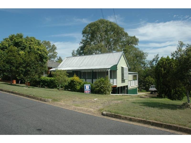 18 Hume Street, Woodend QLD 4305
