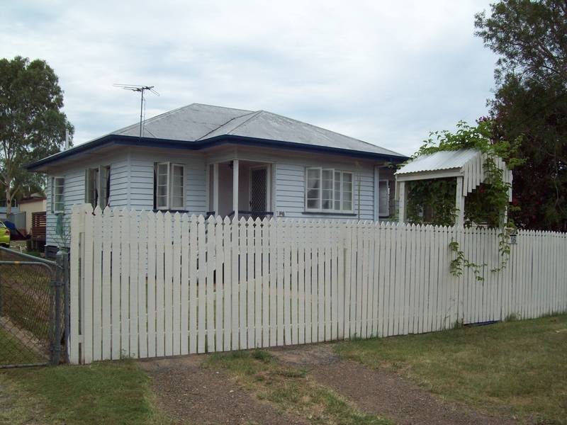 16 Vineyard Street, One Mile QLD 4305