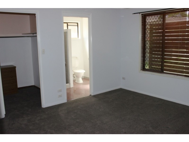 2 Churchill Street, Churchill QLD 4305