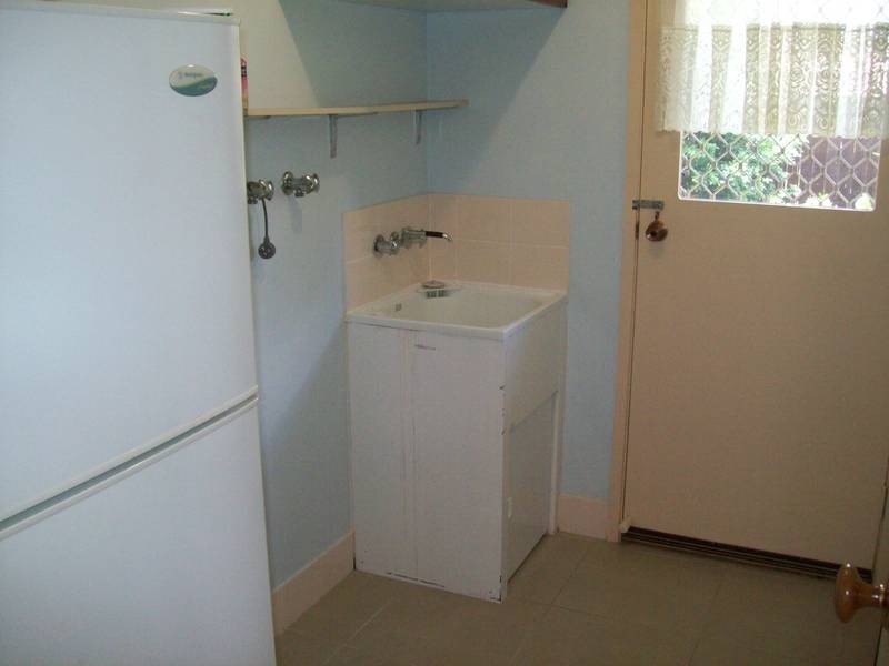 Lot 4, B/6-8 MCGREAVY, One Mile QLD 4305