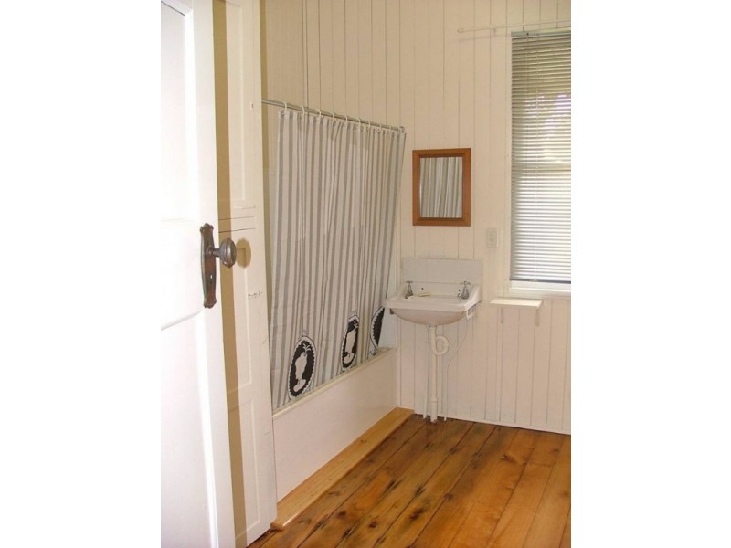 42a Wall Street, Bundamba QLD 4304