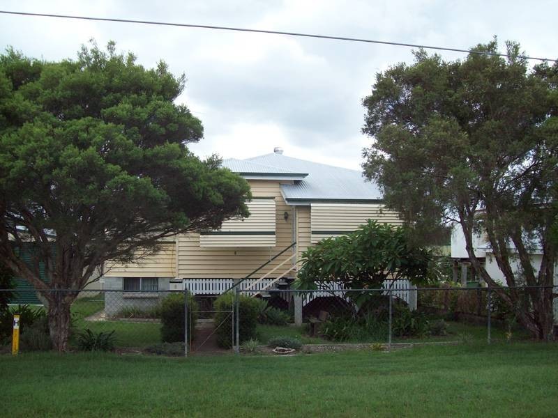 8 Edward Street, One Mile QLD 4305