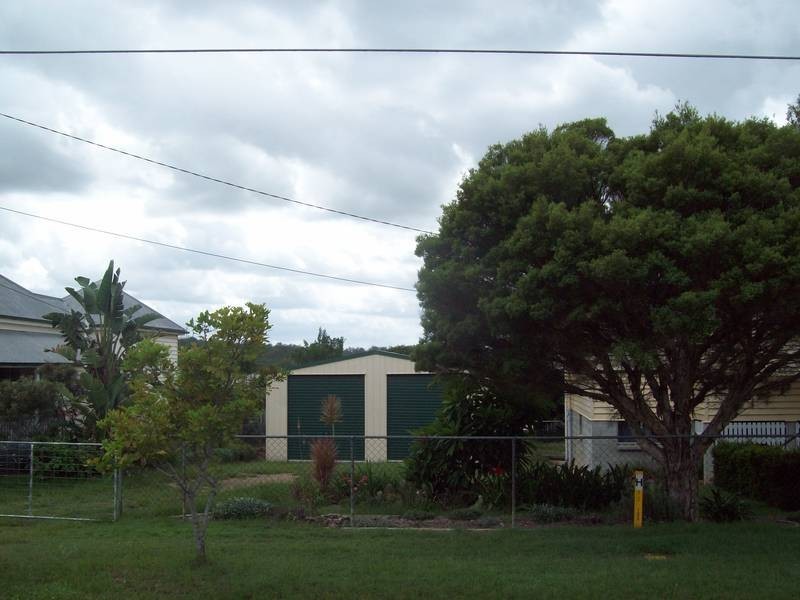 8 Edward Street, One Mile QLD 4305