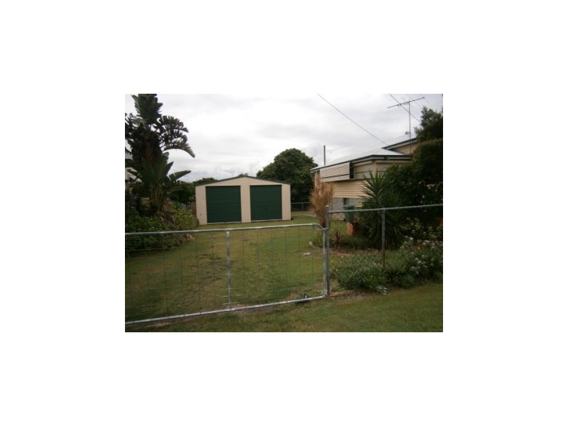 8 Edward Street, One Mile QLD 4305