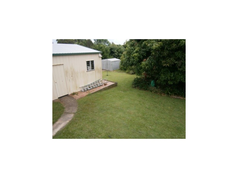 8 Edward Street, One Mile QLD 4305