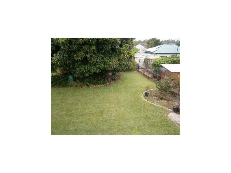 8 Edward Street, One Mile QLD 4305