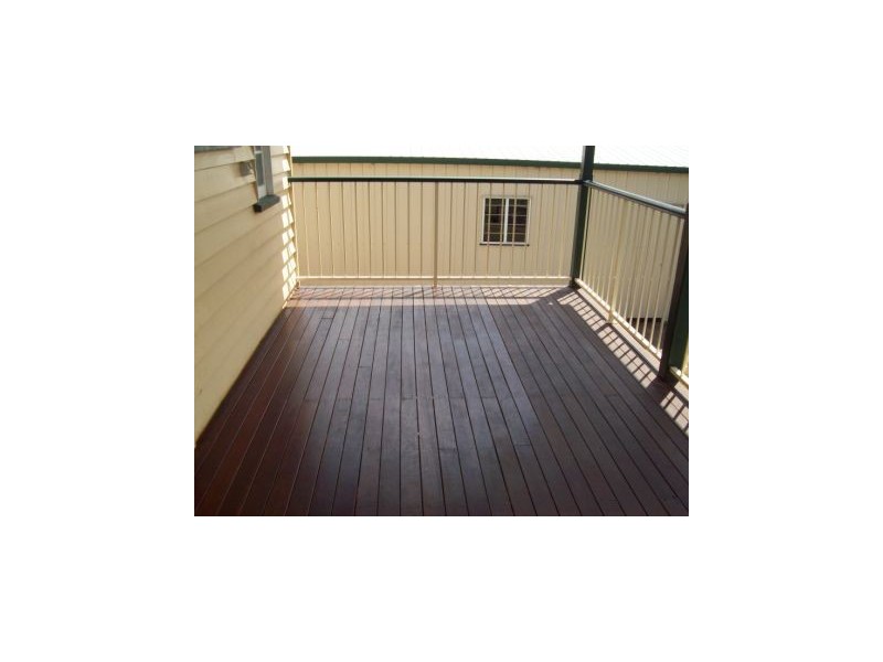 8 Edward Street, One Mile QLD 4305