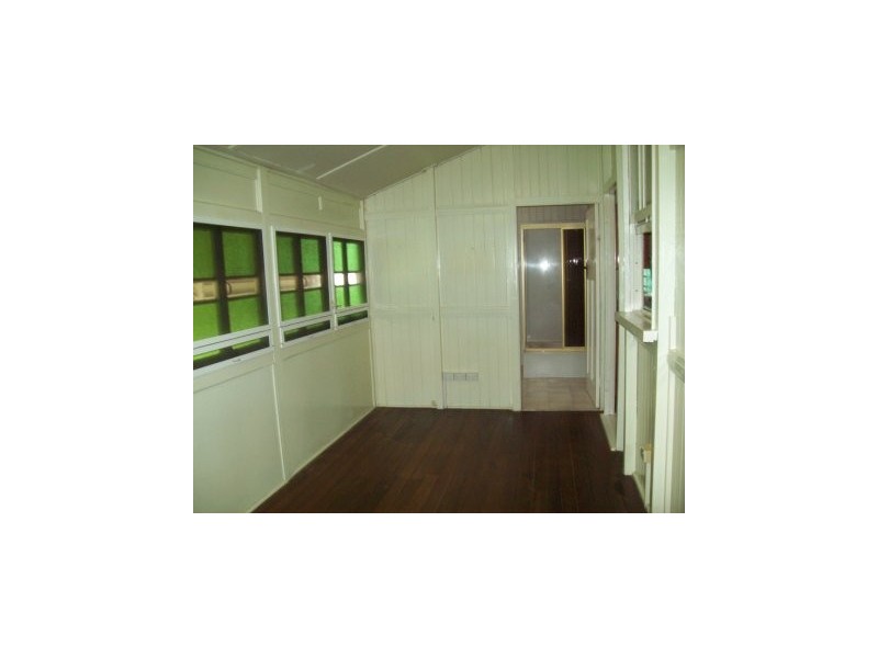 8 Edward Street, One Mile QLD 4305