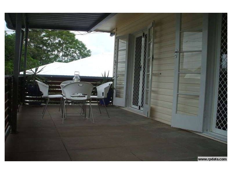 1 Vivian Street, Eastern Heights QLD 4305