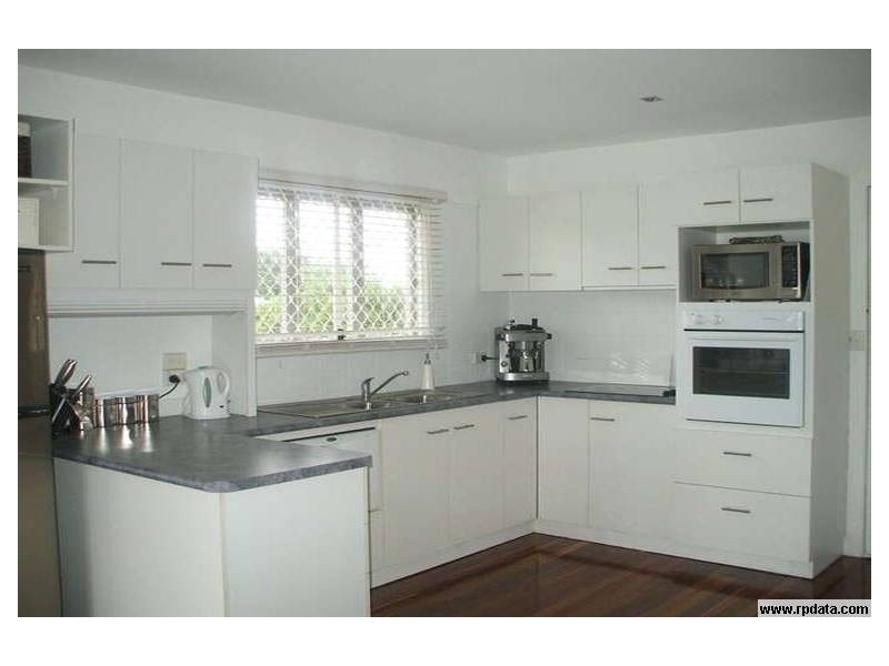1 Vivian Street, Eastern Heights QLD 4305