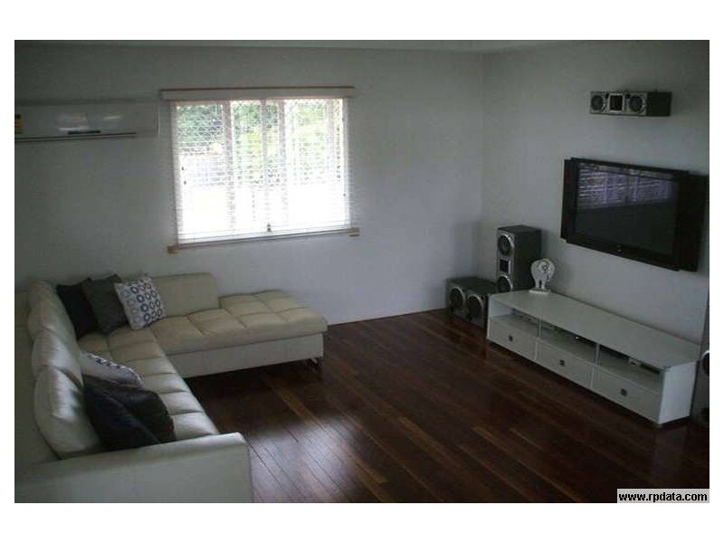 1 Vivian Street, Eastern Heights QLD 4305