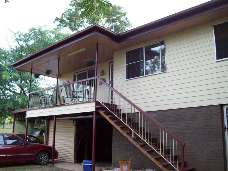 10 Sherlocks Road, Pine Mountain QLD 4306