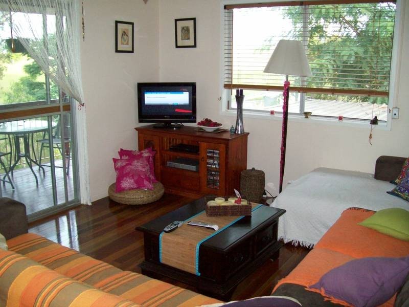 10 Sherlocks Road, Pine Mountain QLD 4306