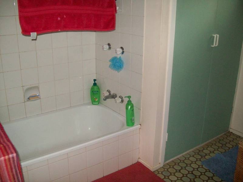 10 Sherlocks Road, Pine Mountain QLD 4306