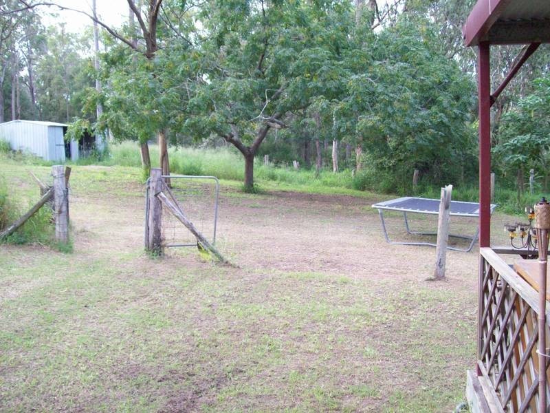 10 Sherlocks Road, Pine Mountain QLD 4306