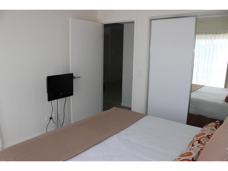 106/11 ELLENBOROUGH, Ipswich QLD 4305