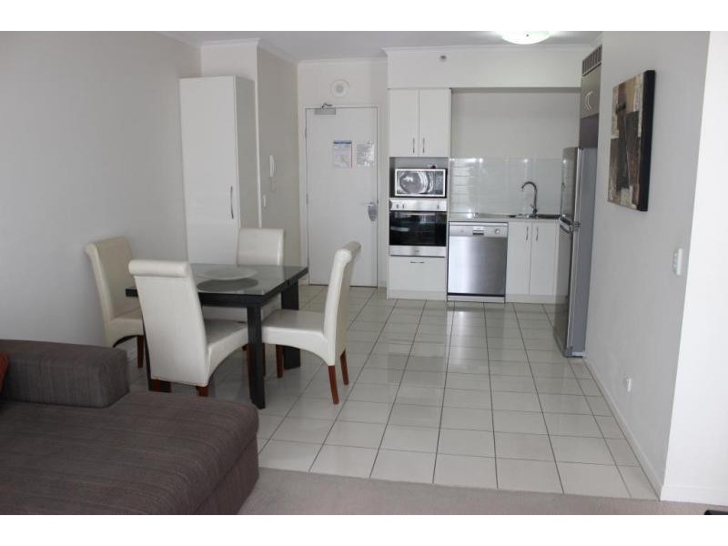 106/11 ELLENBOROUGH, Ipswich QLD 4305