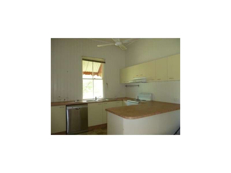 6 Woodford Street, One Mile QLD 4305