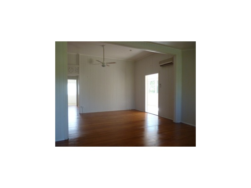 6 Woodford Street, One Mile QLD 4305