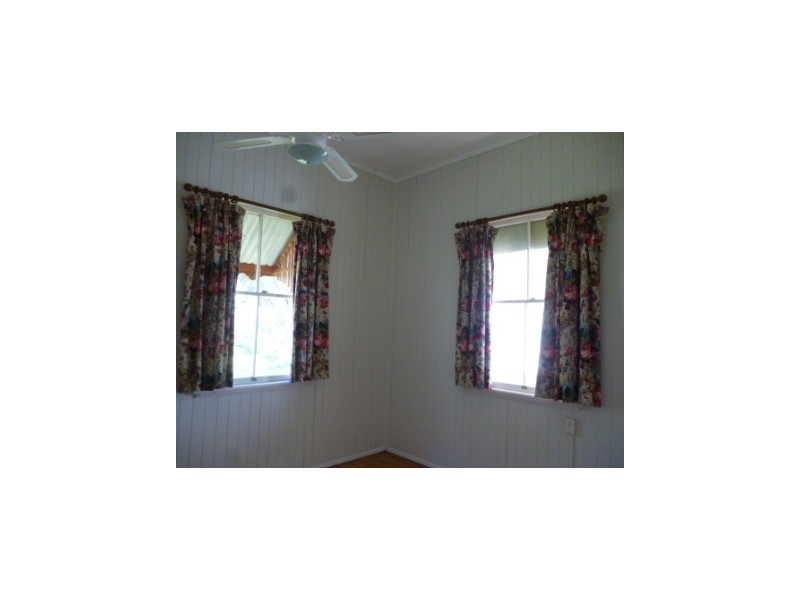 6 Woodford Street, One Mile QLD 4305