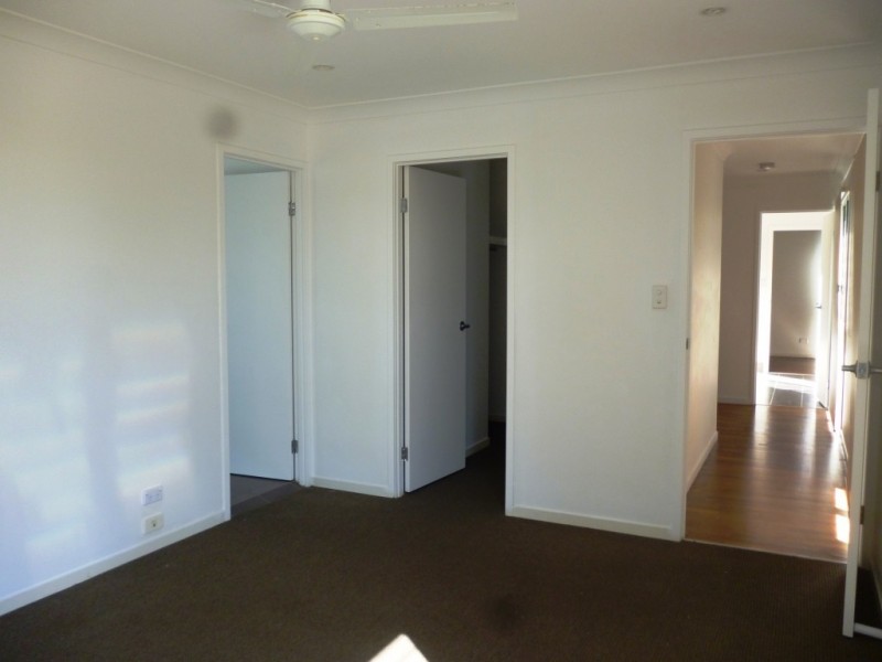 4 Heathwood Place, Collingwood Park QLD 4301