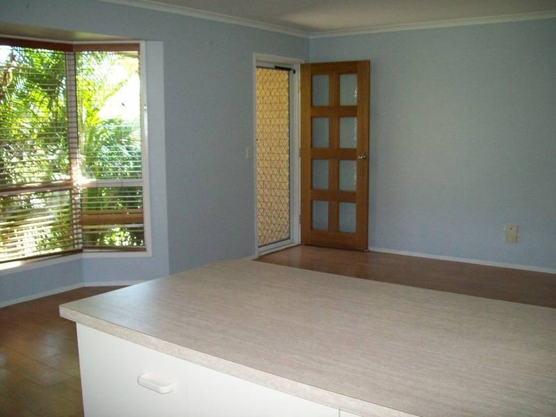 2/15 Mooney Close, Goodna QLD 4300