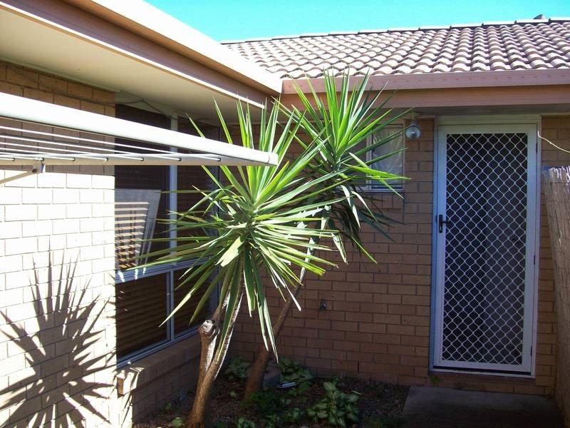 2/15 Mooney Close, Goodna QLD 4300