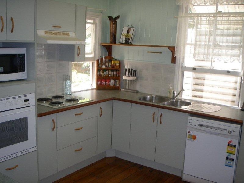 6 Joyce Street, East Ipswich QLD 4305