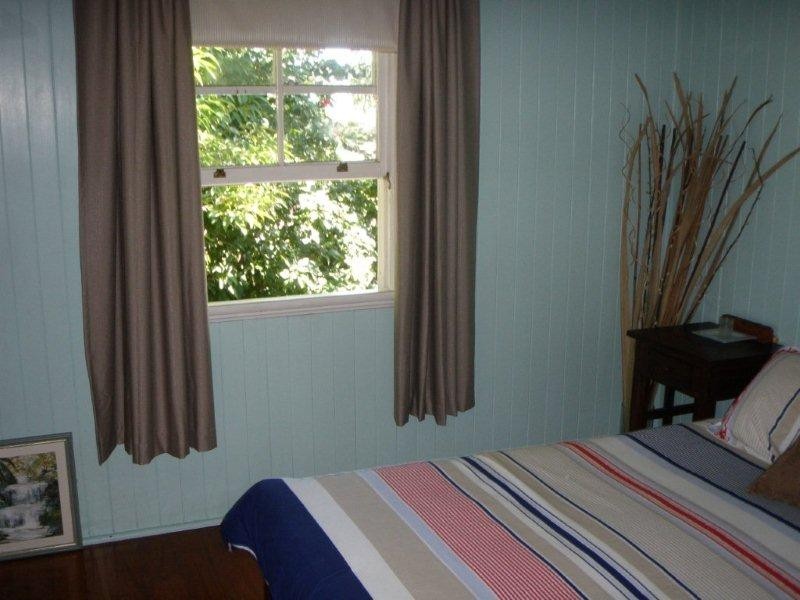 6 Joyce Street, East Ipswich QLD 4305