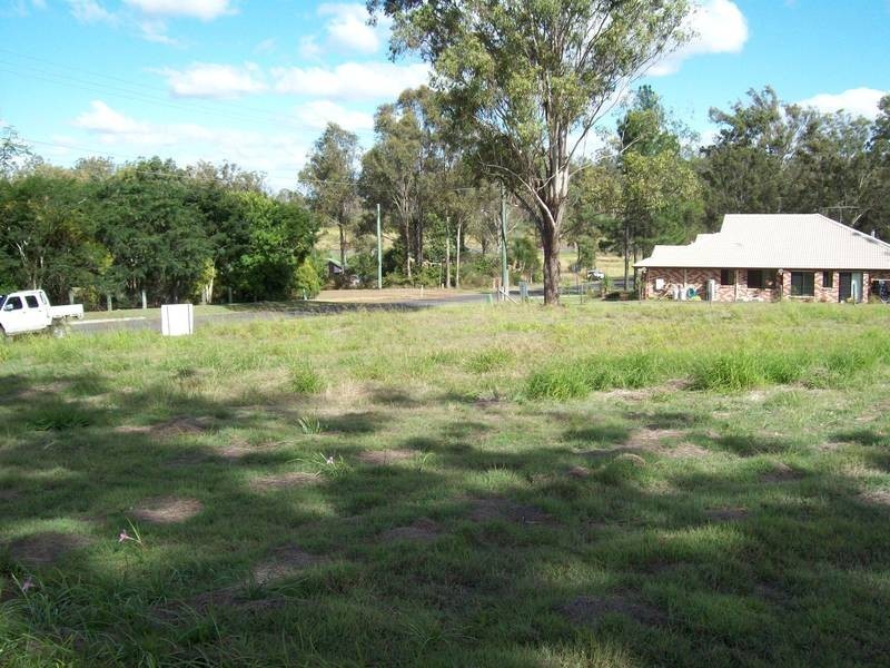 2 Chestnut Drive, Pine Mountain QLD 4306