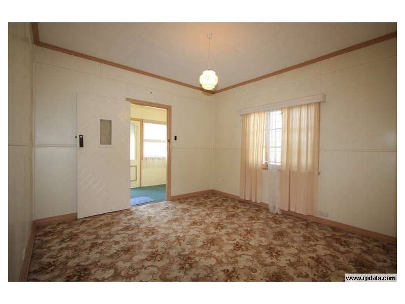 38 Alexandra Street, North Booval QLD 4304